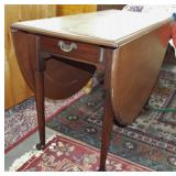 QUEEN ANNE STYLE DROP LEAF TABLE QUEEN ANNE STYLE DROP LEAF TABLE
