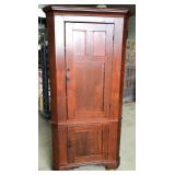 PANEL DOOR CORNER CUPBOARD