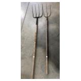 3 & 4 PRONG PITCH FORKS