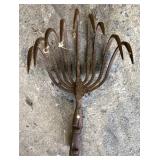 EARLY WROUGHT IRON GARDEN TOOL EARLY WROUGHT IRON GARDEN TOOL