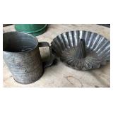 TOLEWARE SIFTER AND TURKS HAT MOLD TOLEWARE SIFTER AND TURKS HAT MOLD