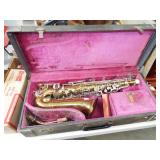 SAXOPHONE WITH CASE SAXOPHONE WITH CASE