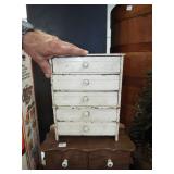 MINIATURE 5 DRAWER DOLL CHEST MINIATURE 5 DRAWER DOLL CHEST