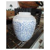 ORIENTAL GINGER JAR ORIENTAL GINGER JAR