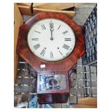 ANTIQUE SCHOOL HOUSE CLOCK ANTIQUE SCHOOL HOUSE CLOCK