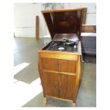 UPRIGHT VICTROLA