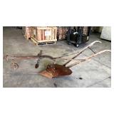 EARLY SINGLE BOTTOM HORSE DRAWN PLOW EARLY SINGLE BOTTOM HORSE DRAWN PLOW