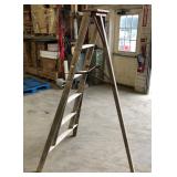 APPLE TREE STEP LADDER APPLE TREE STEP LADDER