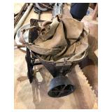 EARLY MANUAL GRASS OR GRAIN SEEDER EARLY MANUAL GRASS OR GRAIN SEEDER