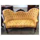 FANCY VICTORIAN UPHOLSTERY BUTTON AND TUFTED SOFA FANCY VICTORIAN UPHOLSTERY BUTTON AND TUFTED SOFA