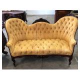 FANCY VICTORIAN UPHOLSTERY  BUTTON AND TUFTED SOFA