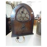 EARLY CATHEDRAL STYLE RADIO