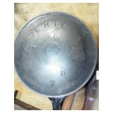 MARKING ON BOTTOM OF FRY PAN