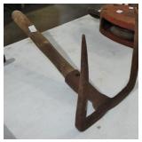 SHORT HANDLE DRAG HOOK