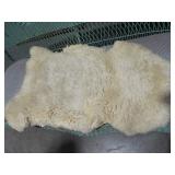 LARGE WHITE SHEEP SKIN