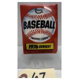 Topps 1976 Series Baseball Card Wax Pack