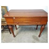 SPINET LIFT TOP DESK