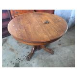 ROUND OAK CLAW FOOT TABLE