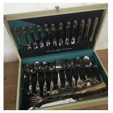 FLATWARE SET