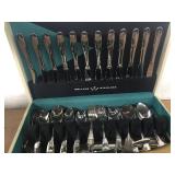 FLATWARE SET