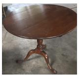 ROUND LAMP TABLE