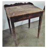 TAPERED LEG DESK