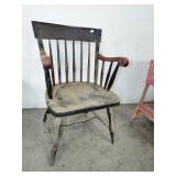 WINDSOR STYLE ARM CHAIR
