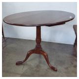 ROUND LAMP TABLE