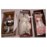 3x Collectible Dolls