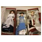 3x Collectible dolls