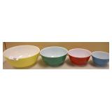 Stacking Pyrex Mixing Bowl Set