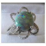 18k White Gold & Opal Diamond Ring 6.6grams