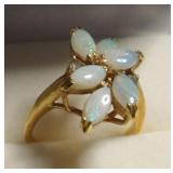 18k Gold Opal & Diamond Ring 2.4g Size 4.5