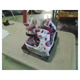 Girls Ice Skates (Size:2-1/2 & Unknown)