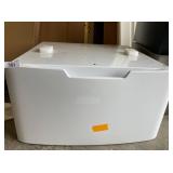 White Washer Pedestal