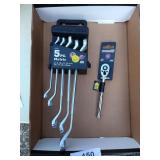 Powerbuilt 5 pc Metric Set and 1/4 in Ratchet