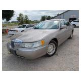 1999 Lincoln Town Car Executive