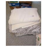 Blankets & Plush Throw
