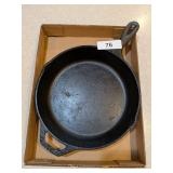 Lodge Cast Iron Frying Pan / 10' Diameter