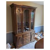 Broyhill 2-pc China Hutch