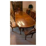 Dining Room Table w/ 2 Leaves- 8 Padded Chairs