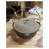 Unmarked #8 Cast Iron Kettle w/ Lid