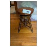 Doll Piano Stool