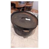 Texsport 12 Qt. Cast Iron Kettle w/ Lid