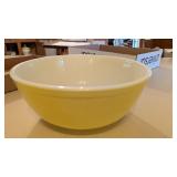 Pyrex 4 Quart Mixing Bowl