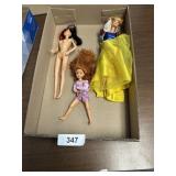 Dolls Snow White & Barbie