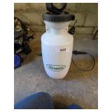 Scotts 1/2 gal Sprayer