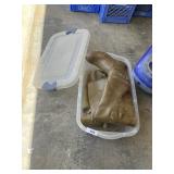Tote w/ Lid & Waders - Size 13