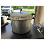 Mirro-Matic Pressure Cooker w/ Jiggler