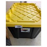 Tote w/ Lid